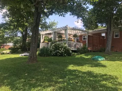 227 Oaklawn Cir, Corbin, KY 40701 photo 9