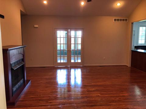 210 W Maple Ave, Lancaster, KY 40444 photo 6