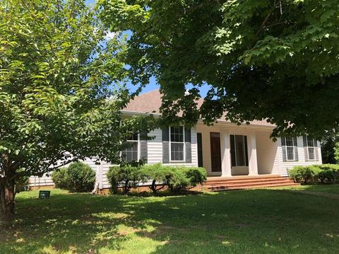 210 W Maple Ave, Lancaster, KY 40444 photo 2
