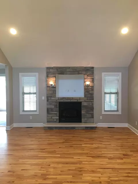 1028 Trevor Dr, Berea, KY 40403 photo 2