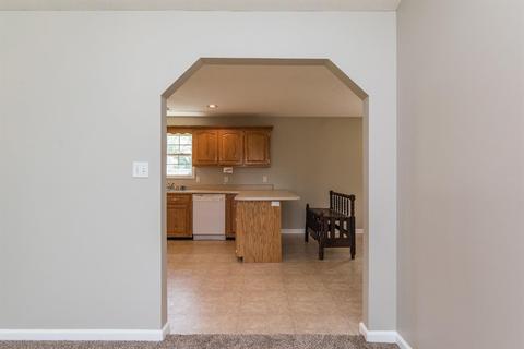836 Dreyfus, Berea, KY 40403 photo 8