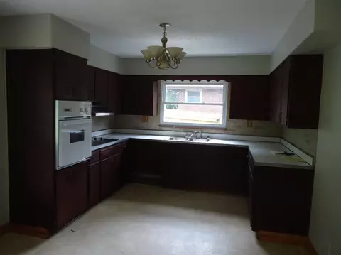 211 Hamlin Ave, Corbin, KY 40701 photo 4