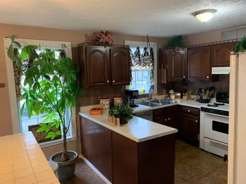 505 Roy Kidd Ave, Corbin, KY 40701 photo 2