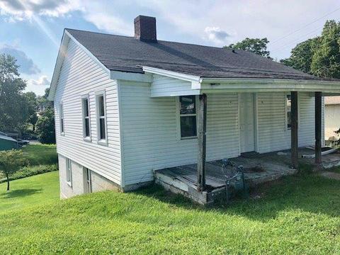 413 N Third St, Danville, KY 40422 photo 3