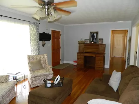 1196 E College Ave, Stanton, KY 40380 photo 4