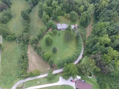 446 Higgins Branch Rd, Gray, KY 40734 photo 2