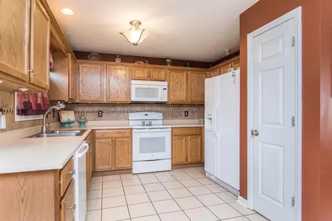 397 Kingstrace Dr, Berea, KY 40403 photo 3