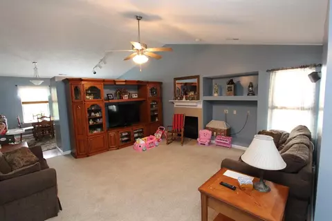115 Sunny Cir, Georgetown, KY 40324 photo 2
