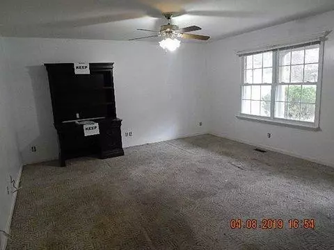 664 Whitaker St, Morehead, KY 40351 photo 2