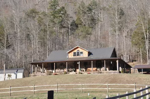 379 Beech Grove Rd, Jackson, KY 41339 photo 4