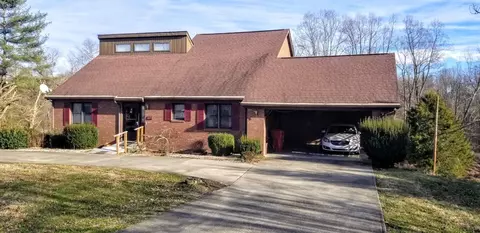 209 E Barbourville St, Corbin, KY 40701 photo 2