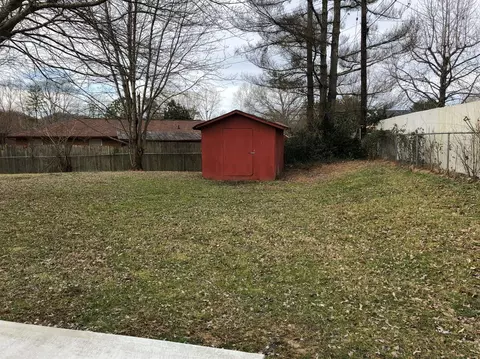 111 Summitt Dr, Morehead, KY 40351 photo 4