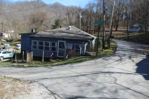 24 Couch Ln, Baxter, KY 40806 photo 2