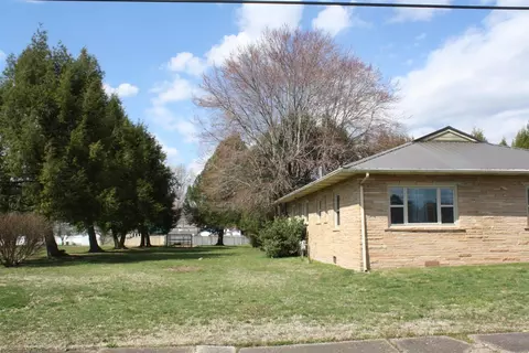 608 E Caldwell St, Corbin, KY 40701 photo 2