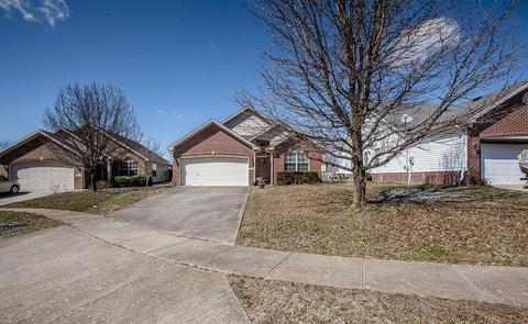 113 Back Stretch Dr, Georgetown, KY 40324 photo 2
