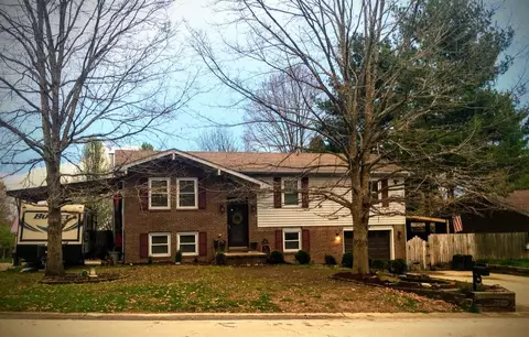 204 Vanhook Ct, Berea, KY 40403 photo 1