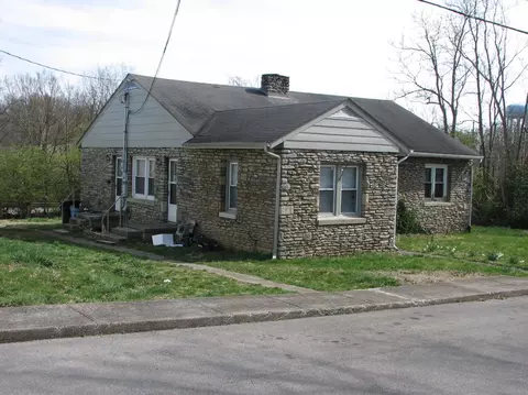 820 E 8th St, Paris, KY 40361 photo 2