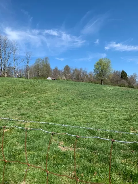 136 Fred Day Rd, Lancaster, KY 40444 photo 2