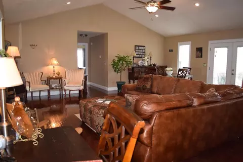 1211 Ellington Loop, Morehead, KY 40351 photo 5