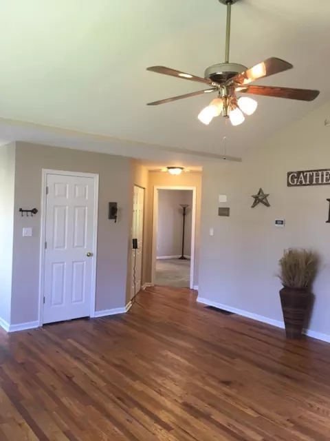 400 Meadow Dr, Berea, KY 40403 photo 9