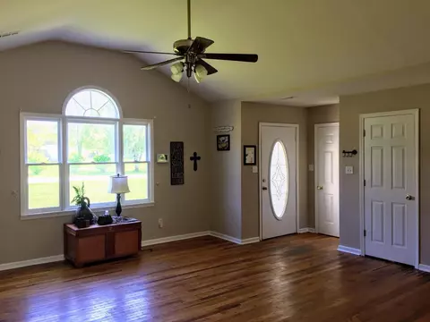 400 Meadow Dr, Berea, KY 40403 photo 6