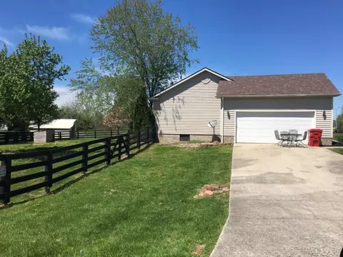 400 Meadow Dr, Berea, KY 40403 photo 3