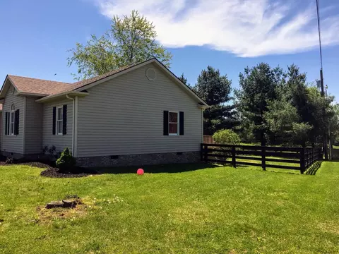 400 Meadow Dr, Berea, KY 40403 photo 2