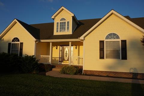 208 Clay Ave, Lancaster, KY 40444 photo 1
