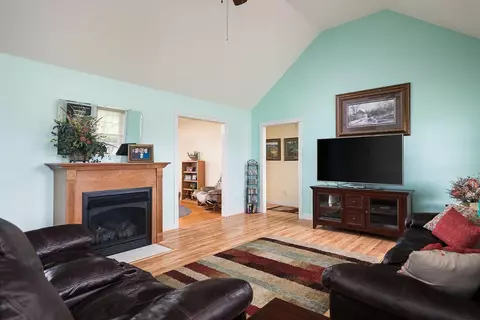 166 Clay Ave, Lancaster, KY 40444 photo 4