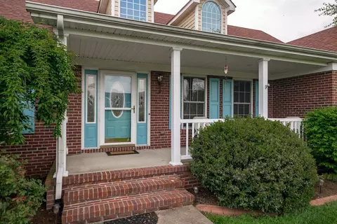 166 Clay Ave, Lancaster, KY 40444 photo 2