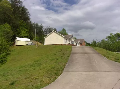 225 Valley View Dr, Coldiron, KY 40819 photo 3