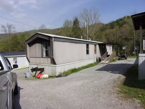 225 Valley View Dr, Coldiron, KY 40819 photo 9