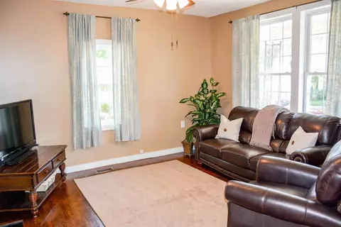111 E Broadway, Richmond, KY 40475 photo 27