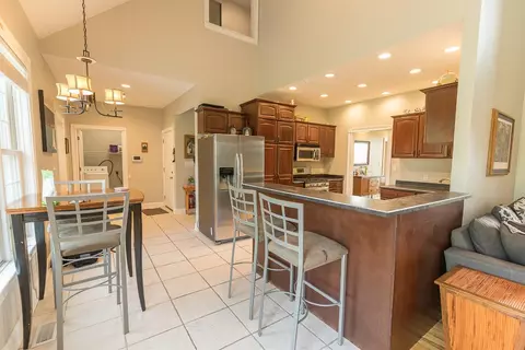 399 Northside Dr, Midway, KY 40347 photo 2