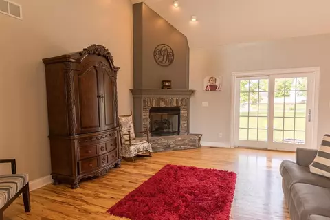 399 Northside Dr, Midway, KY 40347 photo 4