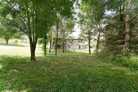 1015 Eagle Point Estates Dr, Berea, KY 40403 photo 2