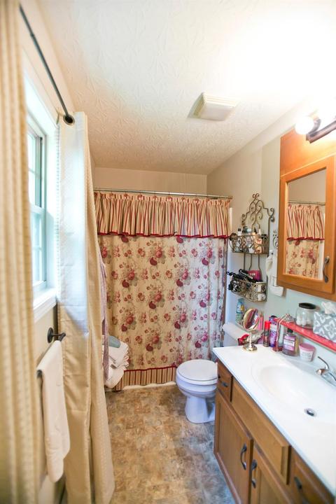 1015 Eagle Point Estates Dr, Berea, KY 40403 photo 12