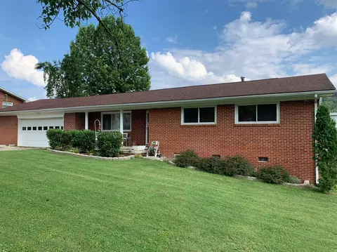 1005 Maple Ln, Corbin, KY 40701 photo 1