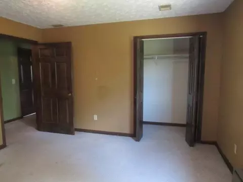 1161 W Barker Ln, Berea, KY 40403 photo 16