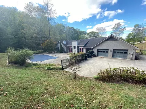125 Hickory Pl, Corbin, KY 40701 photo 2