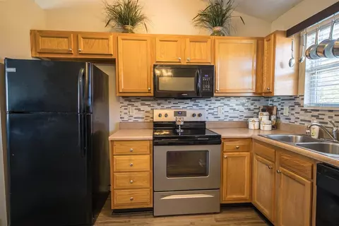1046 Wermeling Ln, Elsmere, KY 41018 photo 3