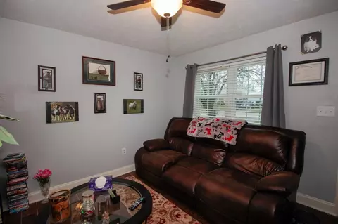 144 Hillside Dr, Georgetown, KY 40324 photo 2