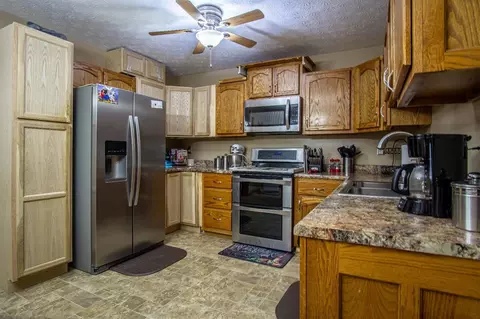 1015 Cardinal Dr, Corbin, KY 40701 photo 3