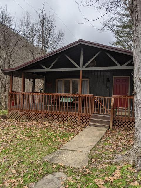693 Sams Br, Asher, KY 40803 photo 1