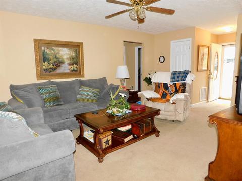 240 Stump Rd, Irvine, KY 40336 photo 6