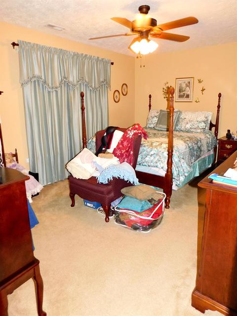 240 Stump Rd, Irvine, KY 40336 photo 17