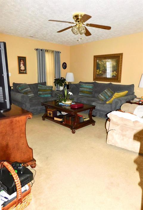 240 Stump Rd, Irvine, KY 40336 photo 8
