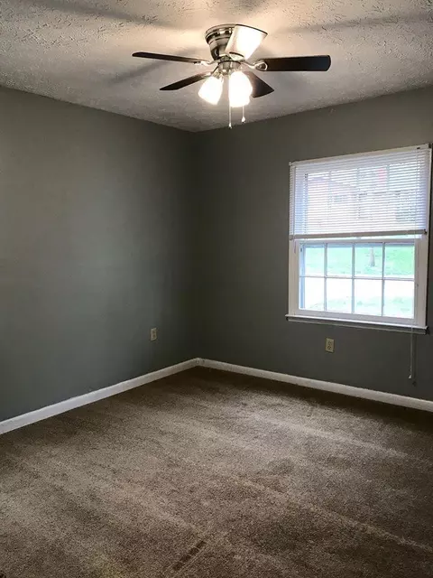 204 Hamlin Ave, Corbin, KY 40701 photo 3