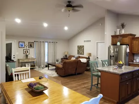 207 Emma Dr, Lancaster, KY 40444 photo 8