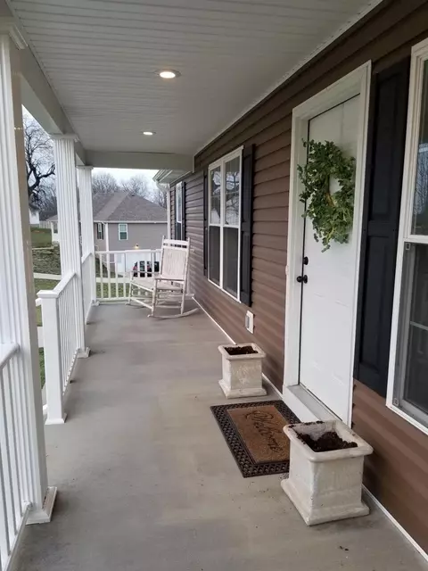 207 Emma Dr, Lancaster, KY 40444 photo 3